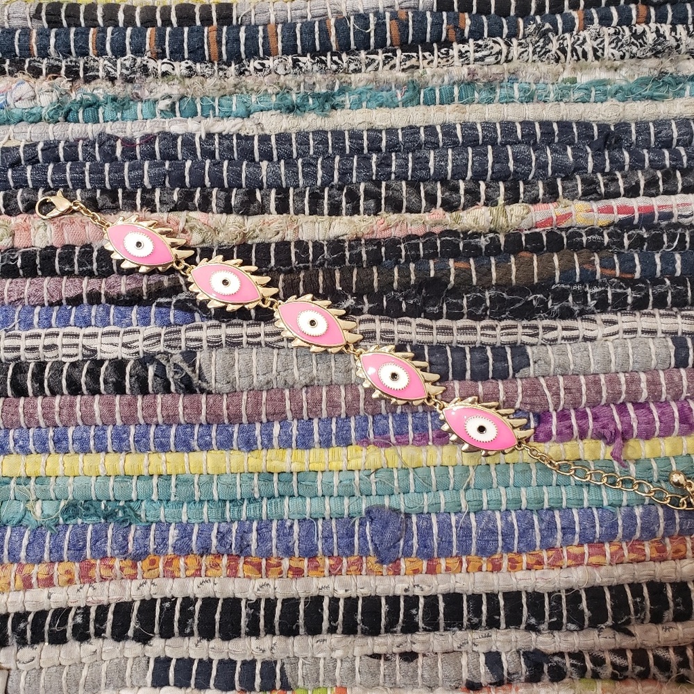 🌼5 for $25🌼 Hot pink evil eye gold bracelet